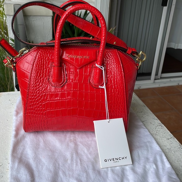 ❗️SOLD❗️Givenchy crocodile red bag mini (authentic) like new - Picture 2 of 7